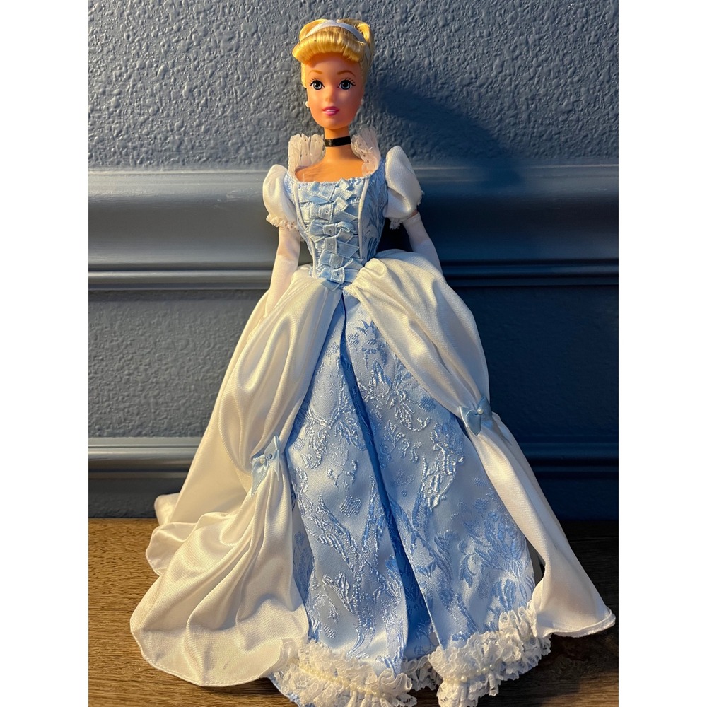 Disney Princess Cinderella Ball Gown Doll Sparkle Blue Dress‎ Collection New